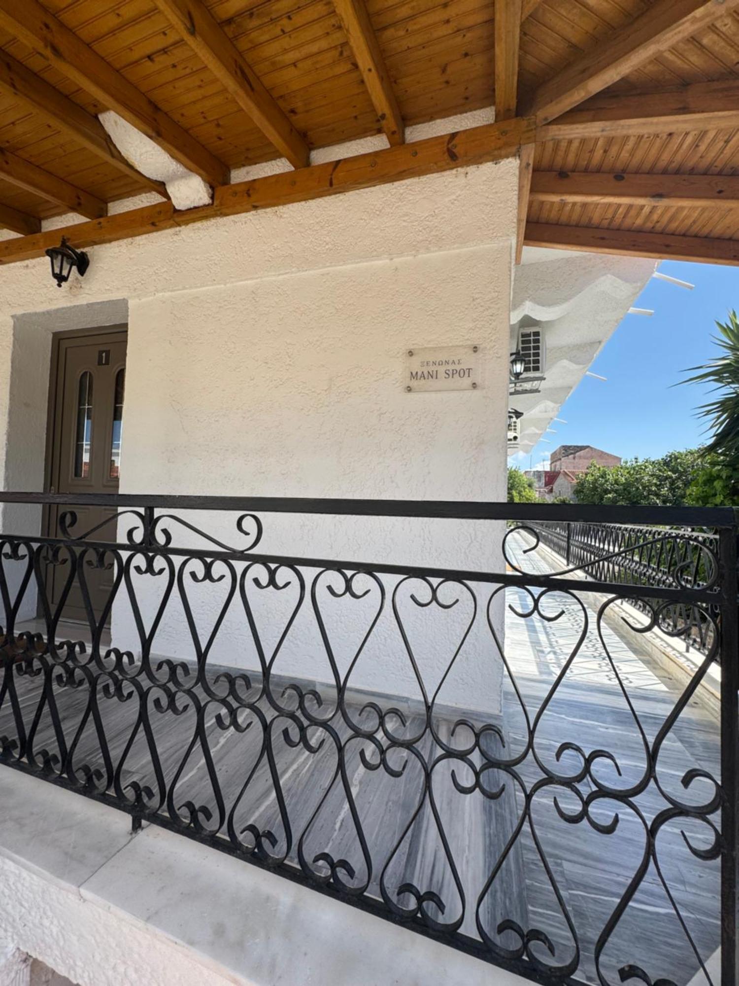 Hotel Mani Spot Areopoli Exterior foto