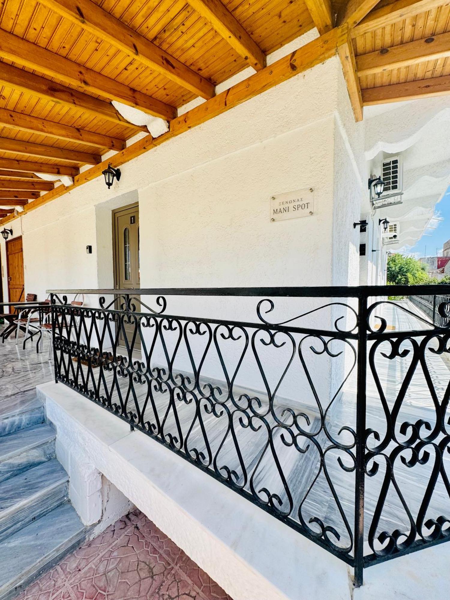 Hotel Mani Spot Areopoli Exterior foto