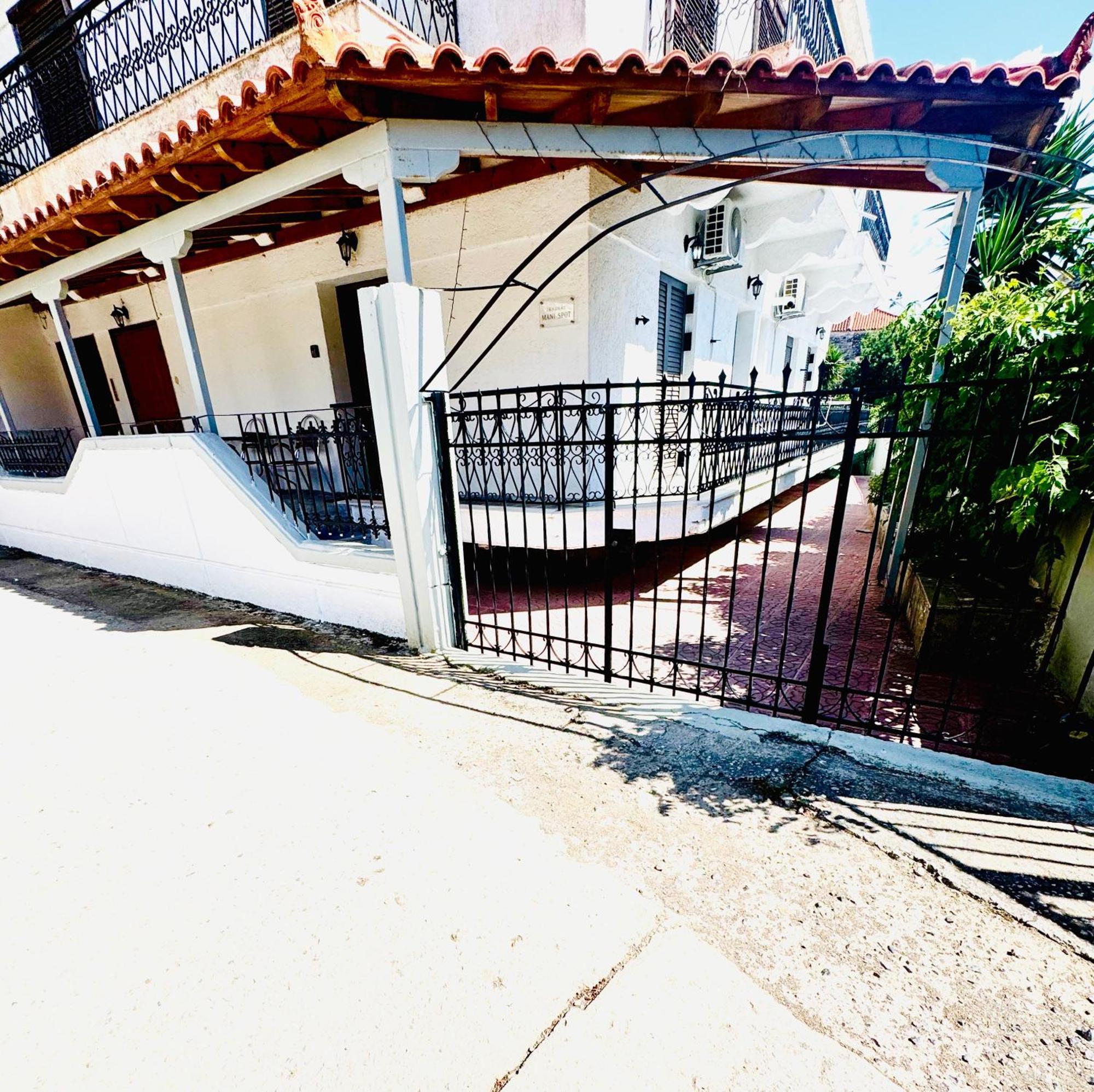 Hotel Mani Spot Areopoli Exterior foto